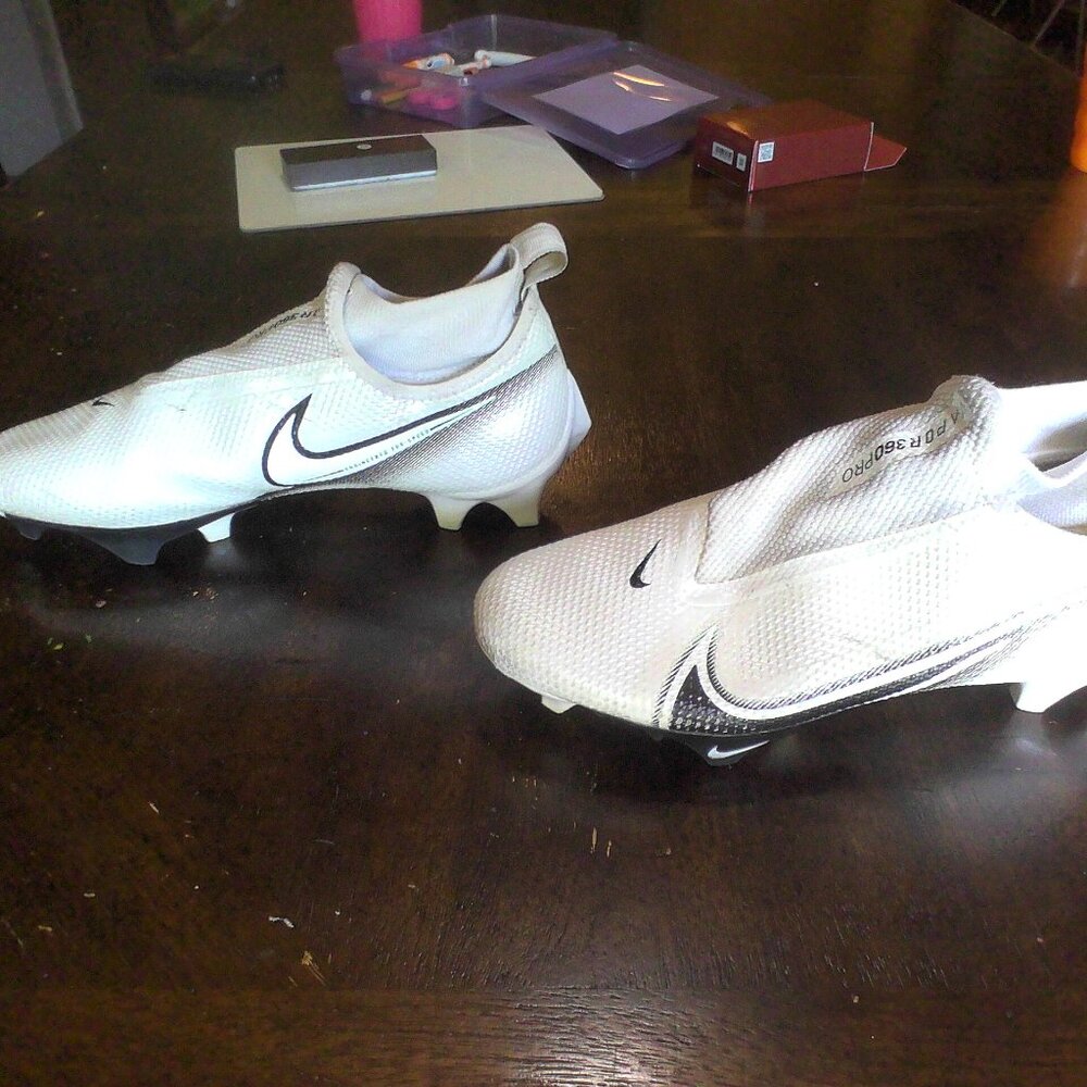 White Nike vapor edge 360 1's